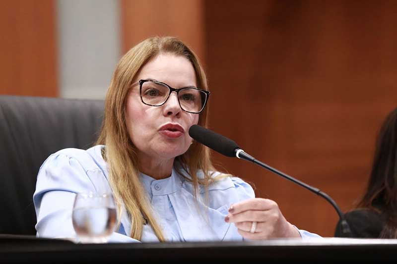 Paula Calil fortalece pauta feminina com leis de proteção e acolhimento às mulheres em Cuiabá