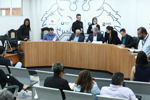 CCJR da ALMT analisa 66 matérias e emite parecer sobre 53 propostas em reunião desta terça-feira