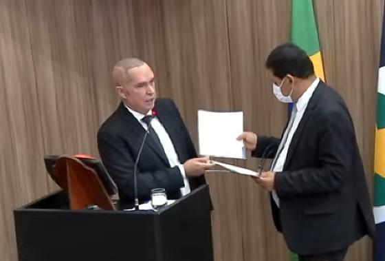 Renúncia de vice-prefeito movimenta cenário político em Várzea Grande