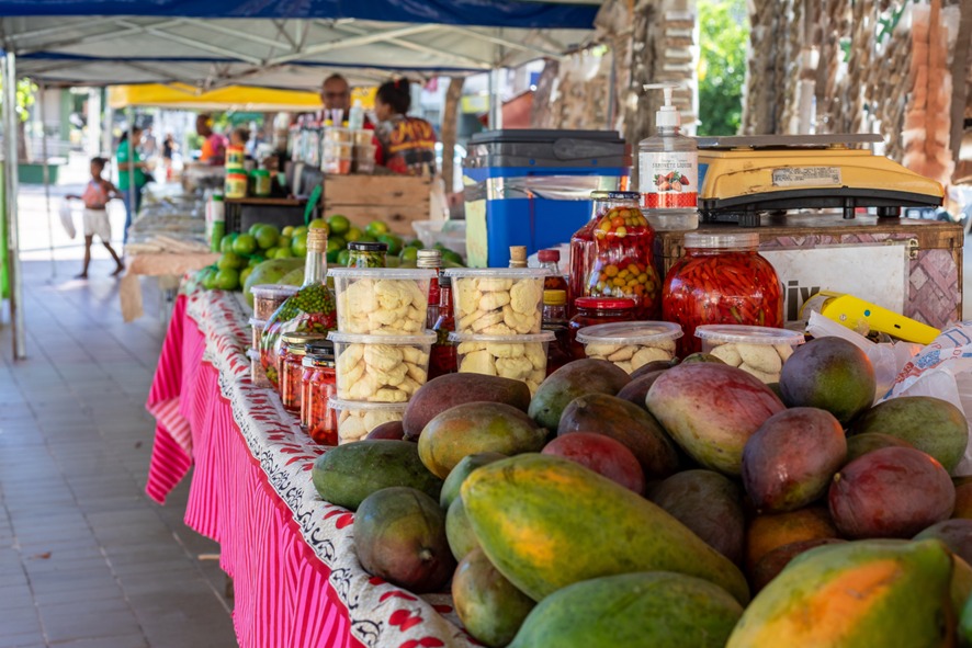 8ª Feira da Agricultura Familiar Produtiva e Solidária movimenta a Praça Alencastro nesta terça