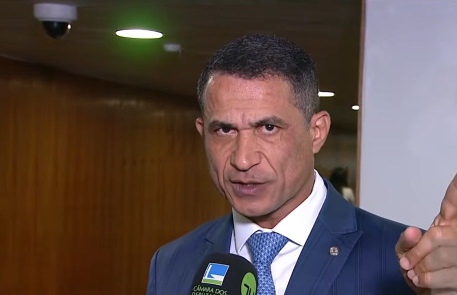 Coronel Assis defende redução da maioridade penal na PEC da Segurança e critica uso de recursos das bets