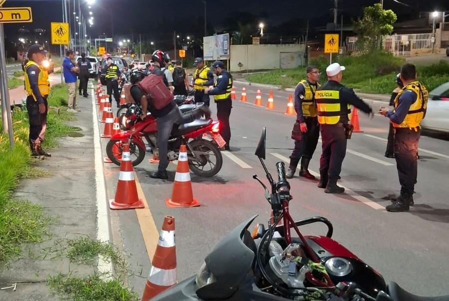 Operação Tolerância Zero Motos prende quatro condutores e remove 45 veículos em Cuiabá