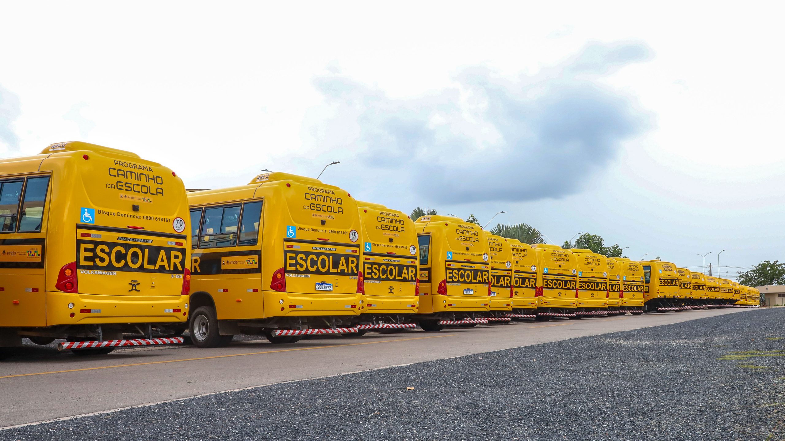 Governo de MT entrega 300 ônibus escolares e acelera renovação da frota nos municípios