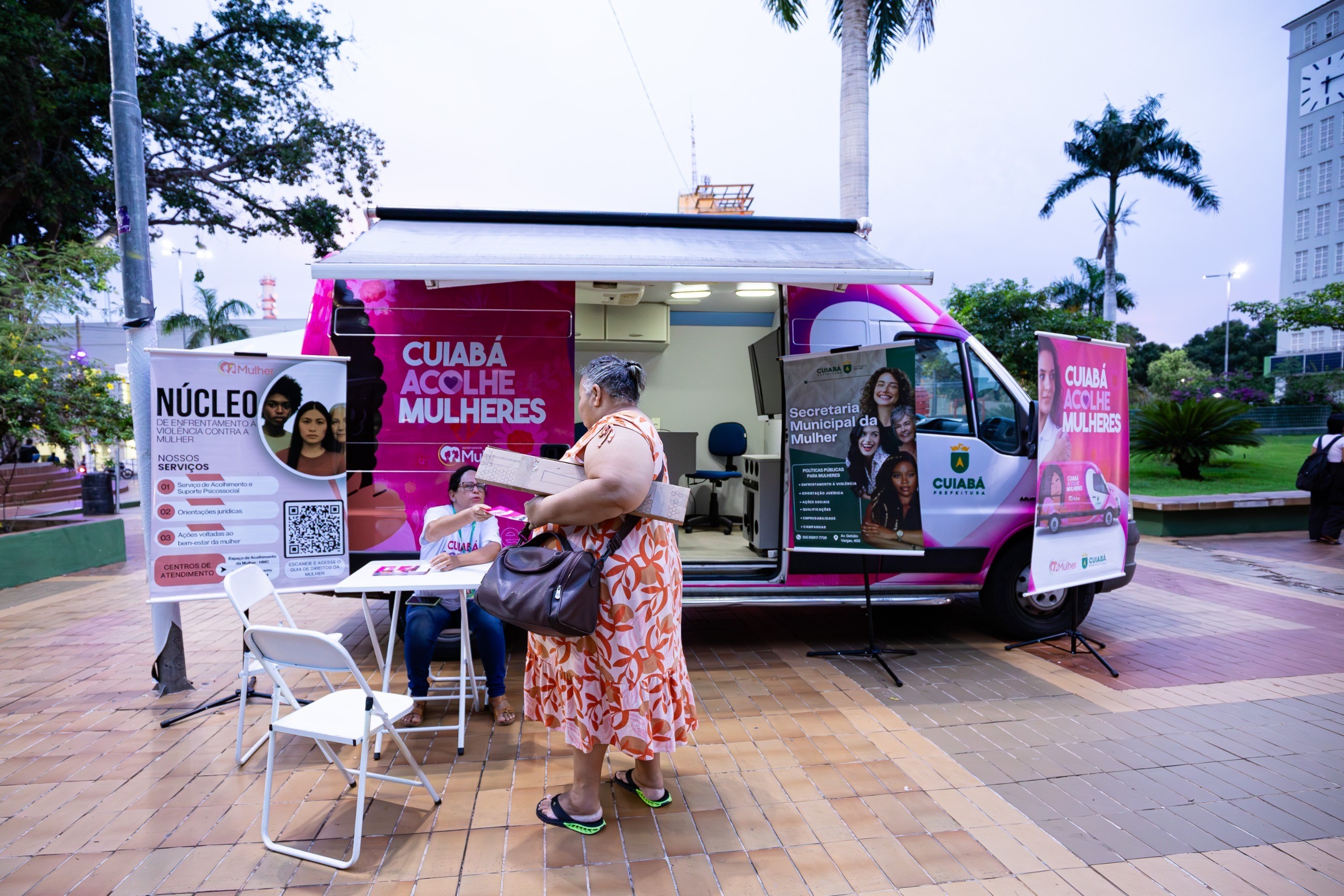Praça Alencastro vira palco de cidadania e acolhimento para mulheres em evento especial