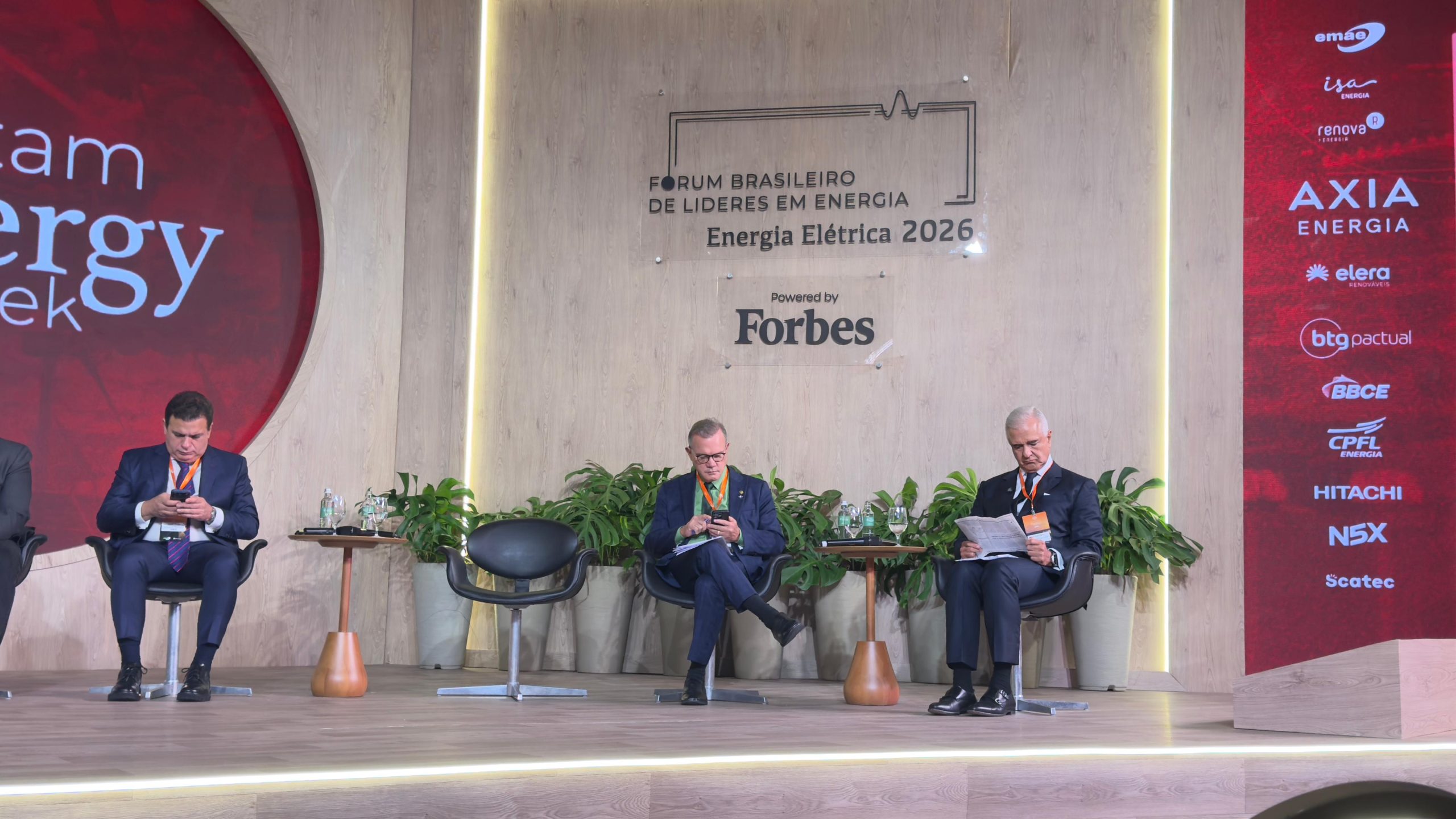 Senador Wellington participa da LATAM ENERGY WEEK 2026 e reforça defesa de energia com qualidade e infraestrutura