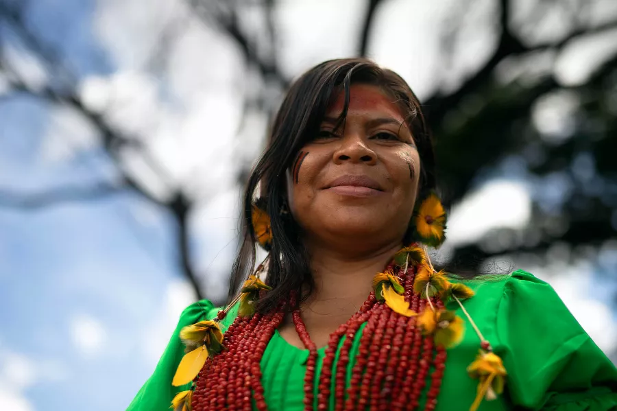 Histórico na ALMT: primeira mulher indígena assume mandato e leva voz dos povos originários ao Parlamento