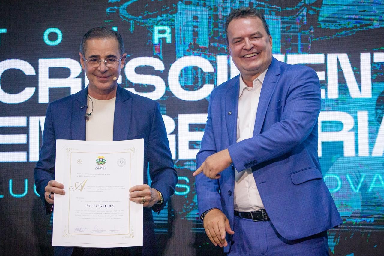 Deputado Max entrega Título de Cidadão Mato-Grossense ao coach Paulo Vieira em Cuiabá
