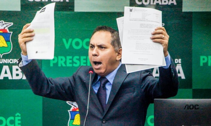 Líder de Abilio critica interferência na Câmara e expõe desgaste na base em Cuiabá