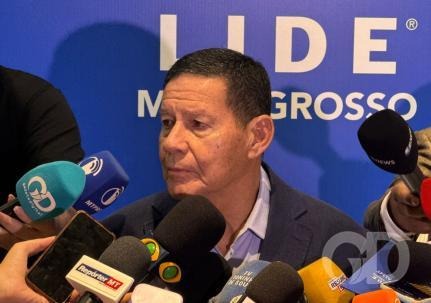 Mourão critica governo Lula, diz que gestão “envelheceu mal” e aponta Flávio Bolsonaro como nome da direita