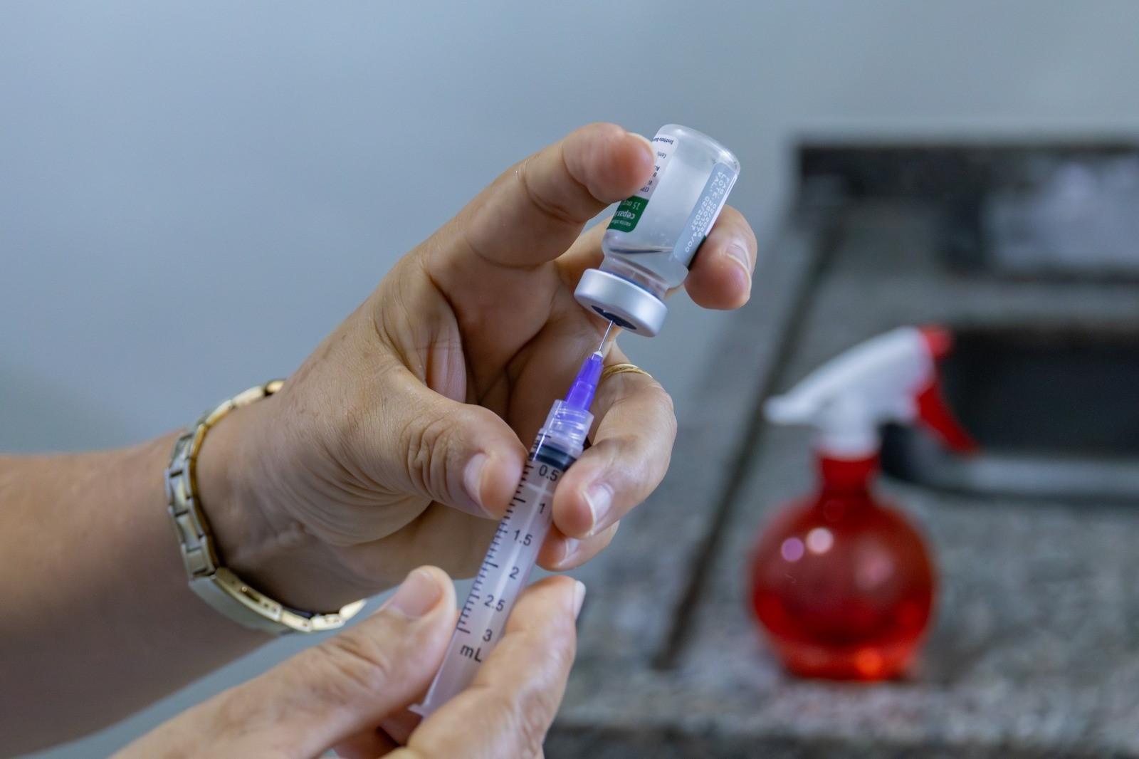 Influenza dispara em Cuiabá com alta de 401% e Saúde reforça vacinação nas unidades