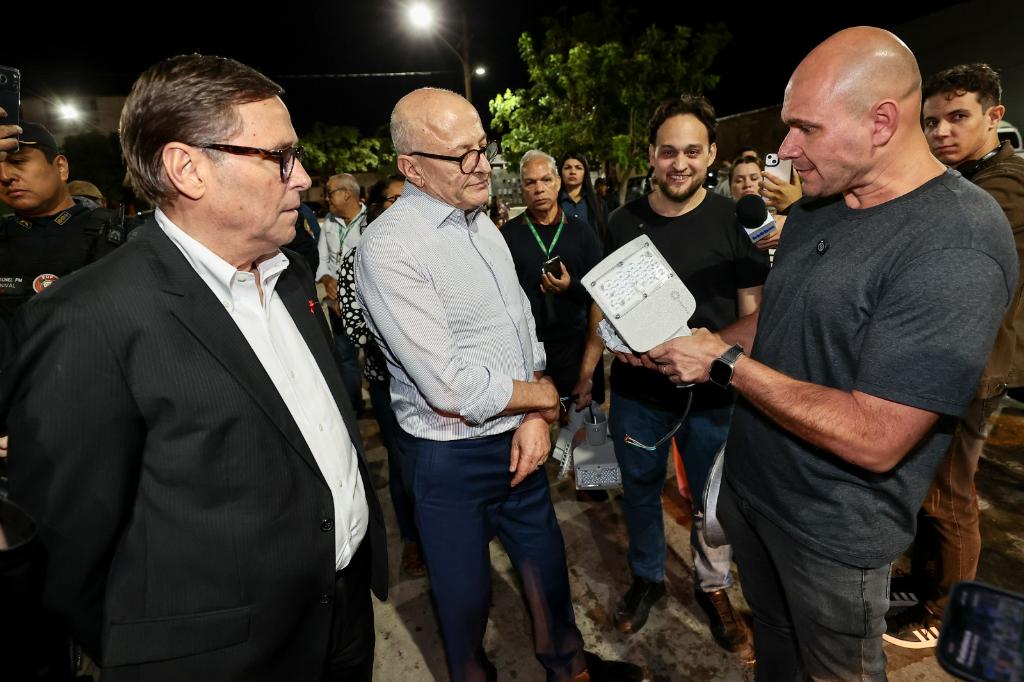 Cuiabá inicia modernização da iluminação com 4 mil lâmpadas de LED e prevê economia milionária