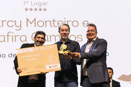 Marcy Monteiro, 1º colocado na categoria Reportagem em Texto, em coautoria com a jornalista Safira Campos.
