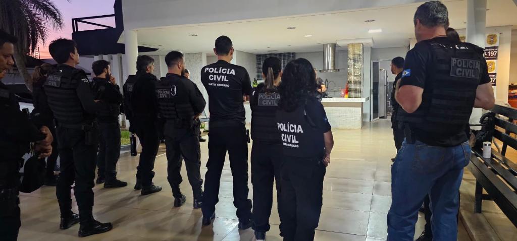 Polícia Civil cumpre mandados em Rondonópolis contra suspeitos de golpe eletrônico e prende homem por tráfico