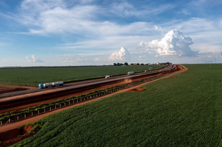 Duplicação da BR-163 avança com oito frentes de obras e meta de conclusão até o fim de 2026