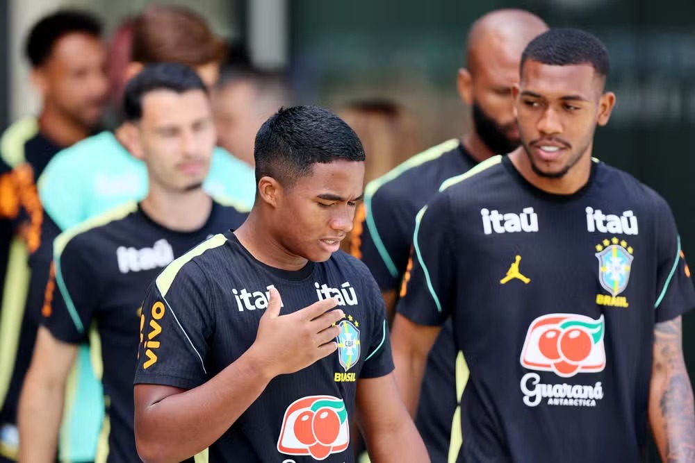 Quem será o substituto de Raphinha? Lesão abre disputa por vaga no ataque da Seleção Brasileira
