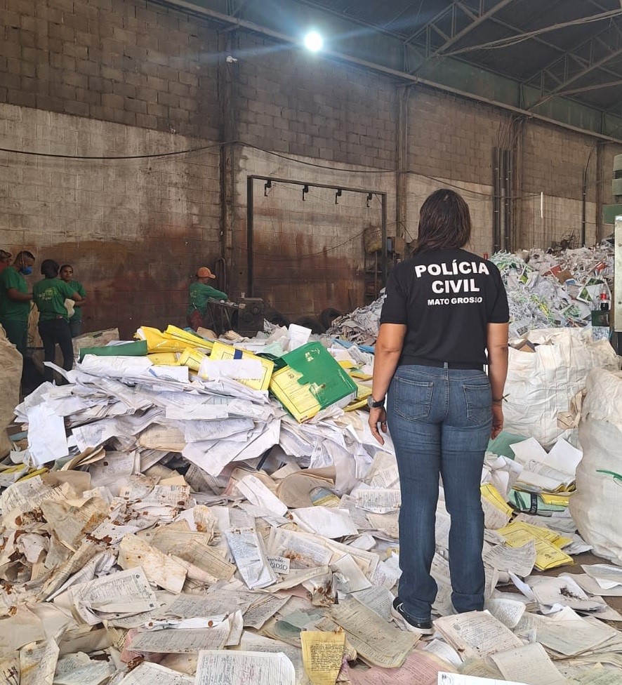 Polícia Civil elimina quase 3 toneladas de documentos e reforça gestão segura do acervo público