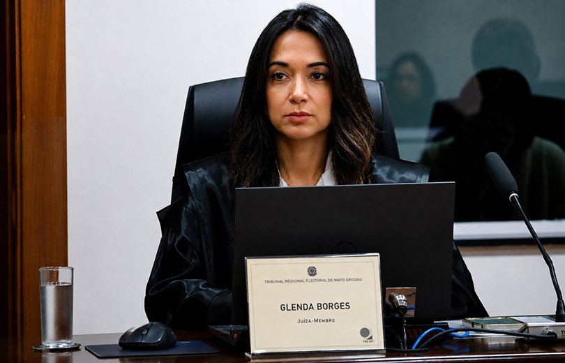 TRE multa Otaviano Pivetta em R$ 5 mil por descumprir decisão judicial e manter vídeo no Facebook