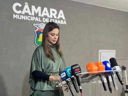 Michelly diz que marido deixou secretaria após pressão política por causa de voto na Câmara: “Não abri mão da minha independência”