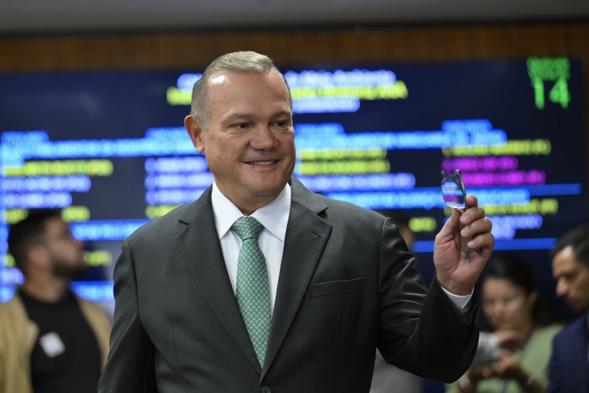 REPRESENTANTES COMERCIAIS COBRAM MENOS IMPOSTOS E RETOMAM PRESSÃO NO CONGRESSO; Wellington foi relator de projeto aprovado no Senado