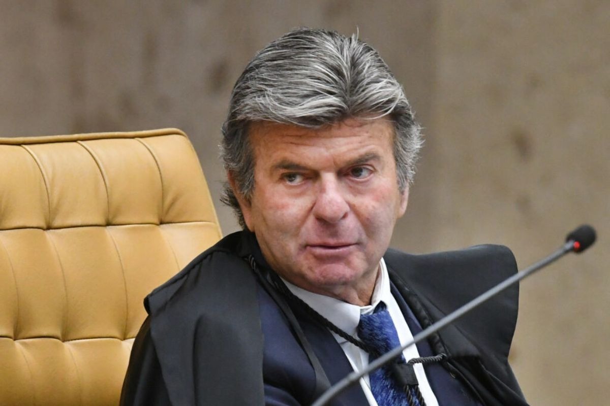 Fux solicita processos sigilosos de Bolsonaro para avaliar pedido de anulação de operação da PF