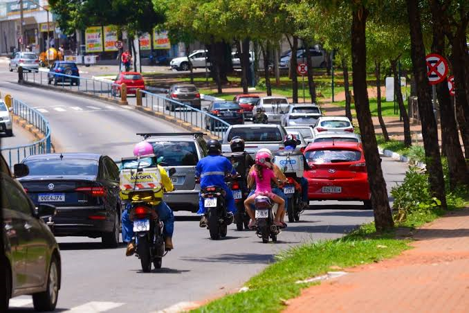 Prazo para licenciamento de veículos com placa final 0 termina em 31 de outubro