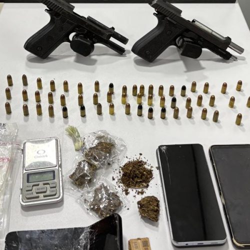 Dupla é presa com droga e arma de uso restrito após tentativa de fuga em Guarantã do Norte