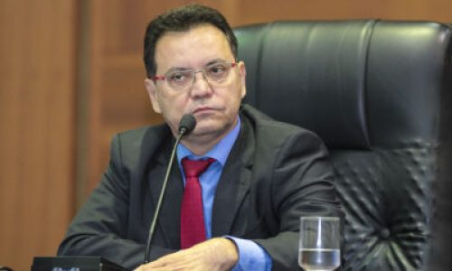 Botelho projeta baixa renovação na ALMT e aposta na manutenção da maioria dos atuais deputados