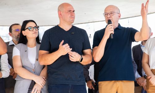 Pedra 90 recebe prefeito Abilio Brunini e vice-governador Otaviano Pivetta para anúncio de Centro Integrado de Serviços e início do novo raio-X na Policlínica de Cuiabá