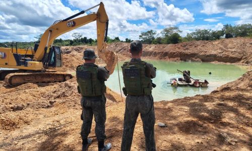 Garimpo ilegal é fechado pela Polícia Ambiental no norte de MT