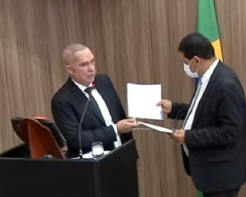 Renúncia de vice-prefeito movimenta cenário político em Várzea Grande