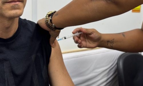 Cuiabá promove Dia D de vacinação com foco na gripe e atualização da caderneta