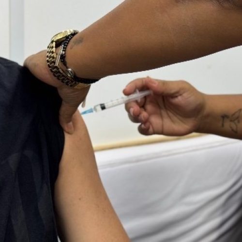 Cuiabá promove Dia D de vacinação com foco na gripe e atualização da caderneta