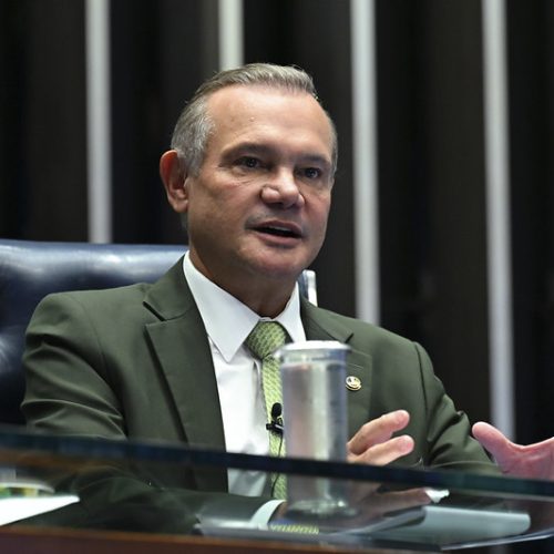 Senado aprova projeto de Wellington Fagundes que cria política nacional para resgate e manejo de animais em desastres