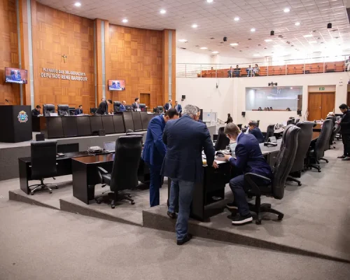 ALMT retoma sessões após recesso com 28 projetos aprovados em plenário