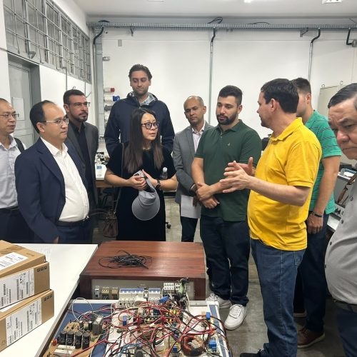 UFMT recebe primeiro sistema de armazenamento de energia da Navvion enquanto MT disputa fábrica bilionária de baterias