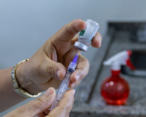 Influenza dispara em Cuiabá com alta de 401% e Saúde reforça vacinação nas unidades