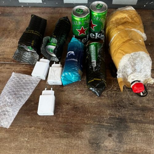 Policiais penais frustram tentativa de envio de celulares e bebidas para penitenciária em Várzea Grande