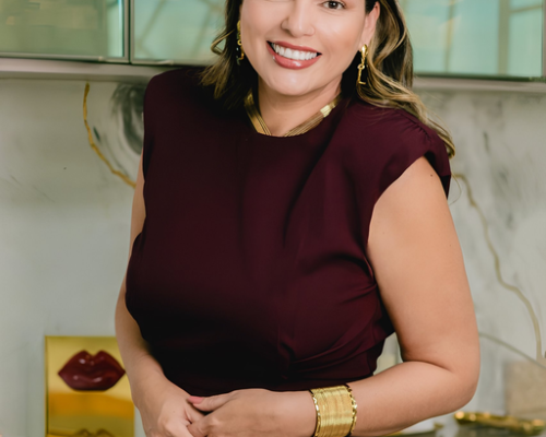 Rejuvenescimento facial com gordura da papada se destaca como tratamento regenerativo avançado