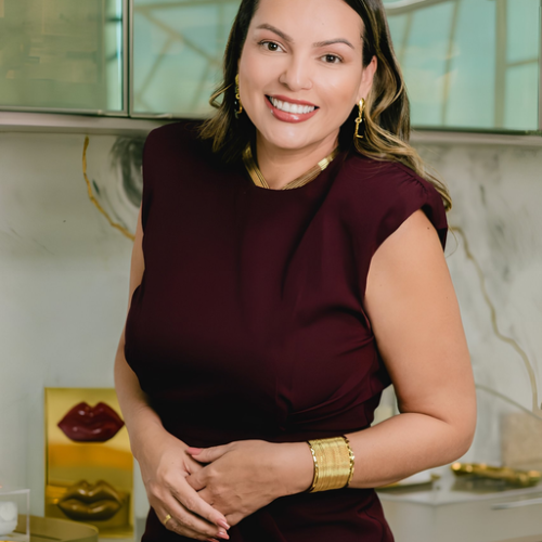 Rejuvenescimento facial com gordura da papada se destaca como tratamento regenerativo avançado