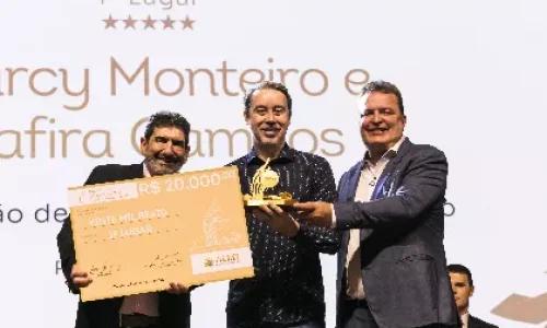 Marcy Monteiro, 1º colocado na categoria Reportagem em Texto, em coautoria com a jornalista Safira Campos.