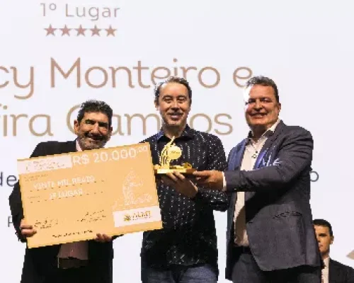 Marcy Monteiro, 1º colocado na categoria Reportagem em Texto, em coautoria com a jornalista Safira Campos.