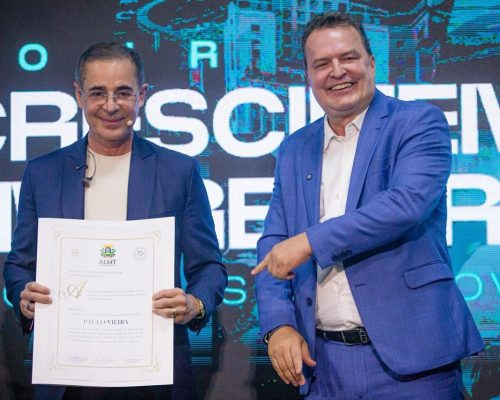 Deputado Max entrega Título de Cidadão Mato-Grossense ao coach Paulo Vieira em Cuiabá