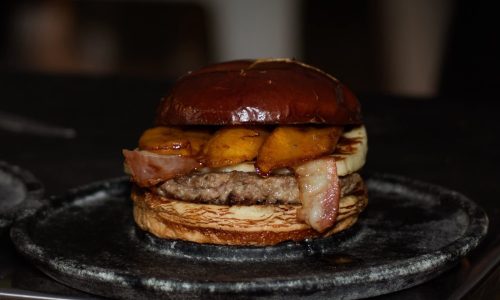 Burger Fest MT chega a Sinop com entrada gratuita, shows e hambúrgueres a partir de R$ 25