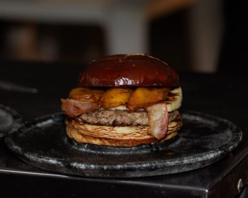 Burger Fest MT chega a Sinop com entrada gratuita, shows e hambúrgueres a partir de R$ 25