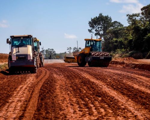 Mato Grosso mantém força-tarefa para conservar 30 mil km de rodovias estaduais  Linha fina: