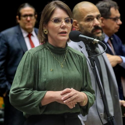 Câmara aprova criação do Dia Nacional da Mulher Rural; projeto segue para o Senado