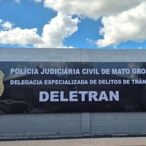 Motorista que invadiu restaurante na Praça Popular é indiciado por três crimes