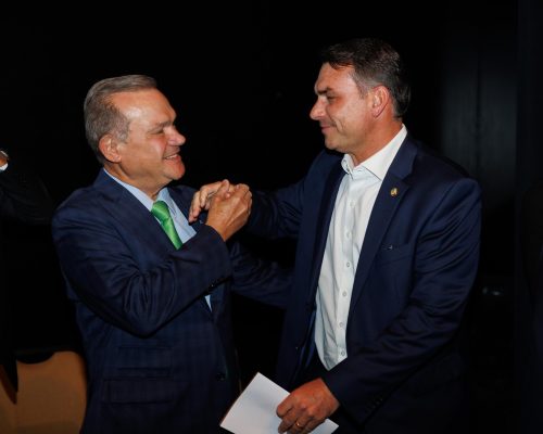 Pesquisa em Rondonópolis aponta Wellington Fagundes na liderança para o Governo e Flávio Bolsonaro à frente na disputa pela Presidência