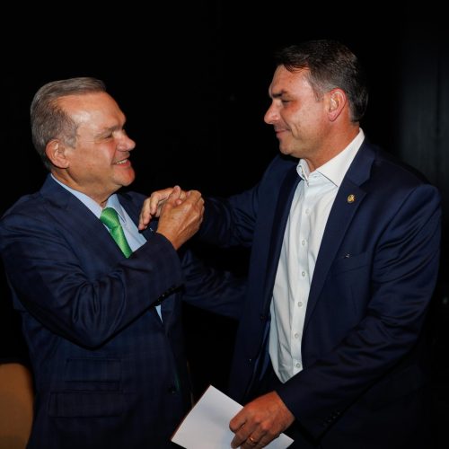 Pesquisa em Rondonópolis aponta Wellington Fagundes na liderança para o Governo e Flávio Bolsonaro à frente na disputa pela Presidência