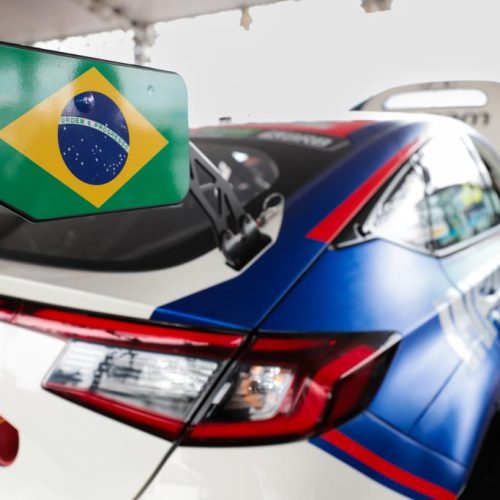 Sob as luzes de Cuiabá, Stock Car acelera emoções na única corrida noturna da temporada